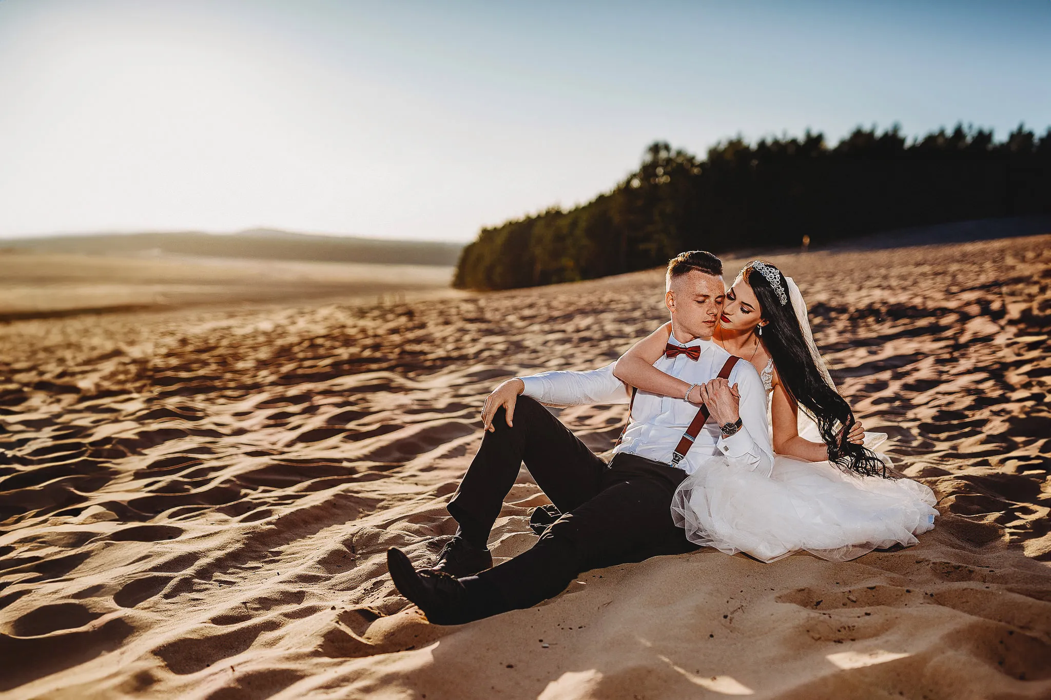 sesja slubna mlodej pary na pustyni bledowskiej w dabrowie gorniczej